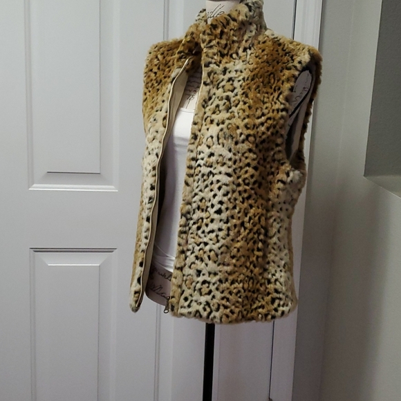 Faux fur vest - Picture 6 of 6